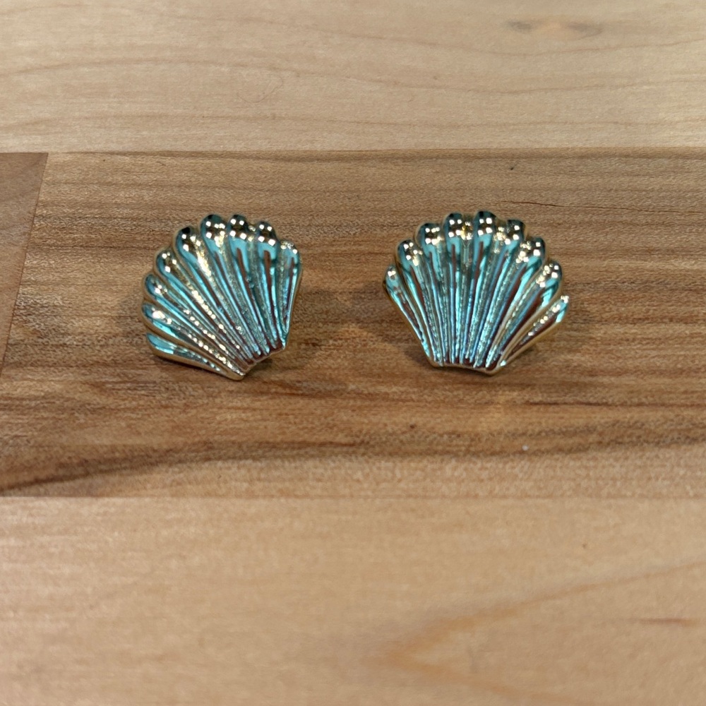 Gold Colored Shell Fashion Earrings